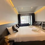 Leon\'S Loft House