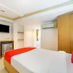 Oyo 232 Patong City Hometel
