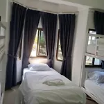 Montana Hotel & Hostel Phuket