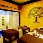 Horizon Karon Beach Resort & Spa