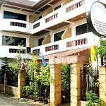 Waree\'S Guesthouse