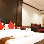 Baan Veerakit Hotel
