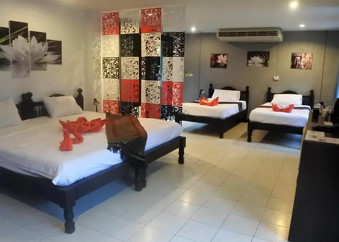 Hi Karon Beach Family Room