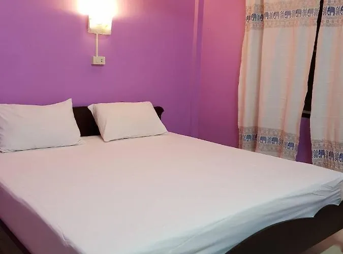 Baan Nakarin Guest House บ้านนครินทร์