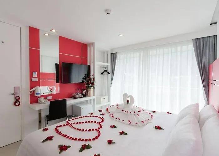 Collection Hotel Patong 3