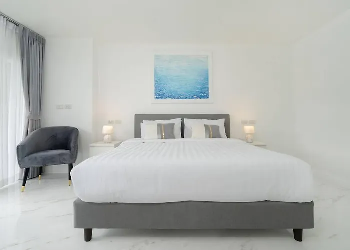 Patong Tower Brand New 1-Bedroom , Near Beach