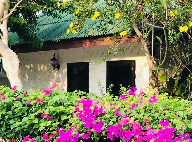 Guest House, Shared Pool, Private Bathroom And Kitchen