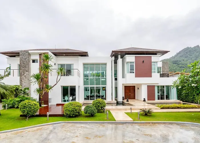 Kyerra 88-16 An Exquisite Mansion With Eclectic Interiors
