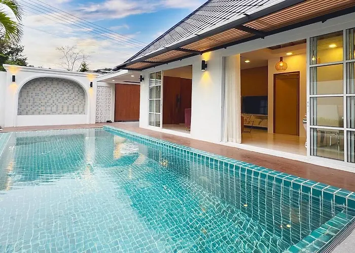 Luxury Pool Villa In Phuket