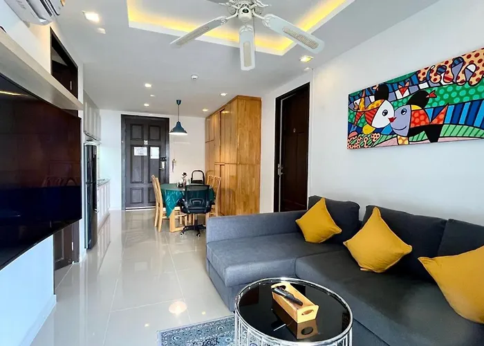 619 2 Bedrooms 2 Bathrooms 1 Km Walk To Beach