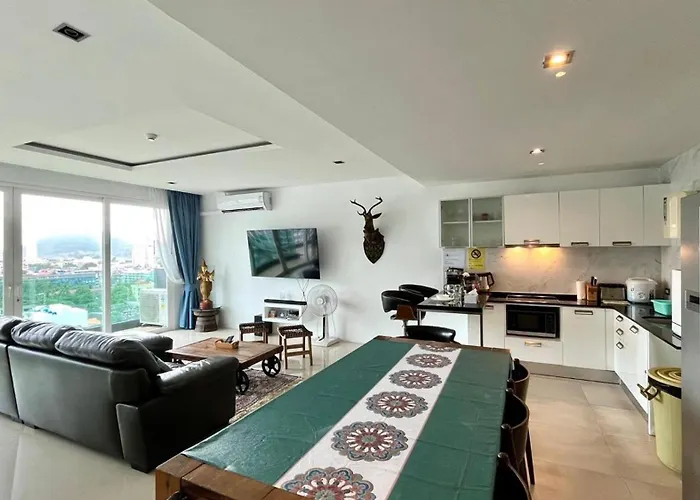 The Oh-So-Sexy Triple Penthouse - Rare 35Br 188M2