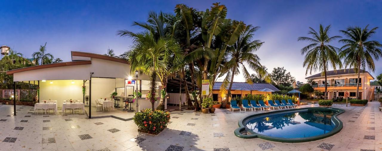 Coconut Hotel 3*