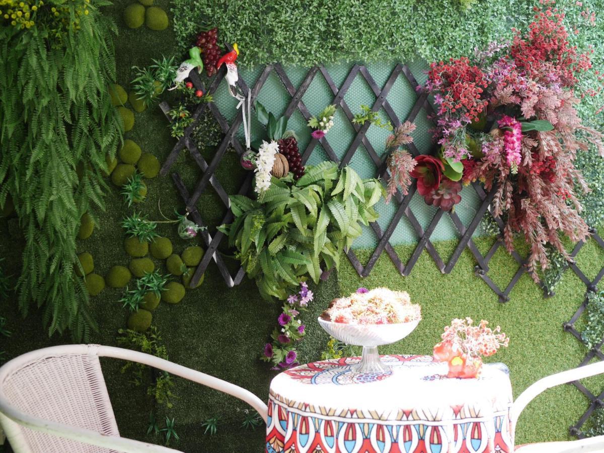 Menulis Coolly House