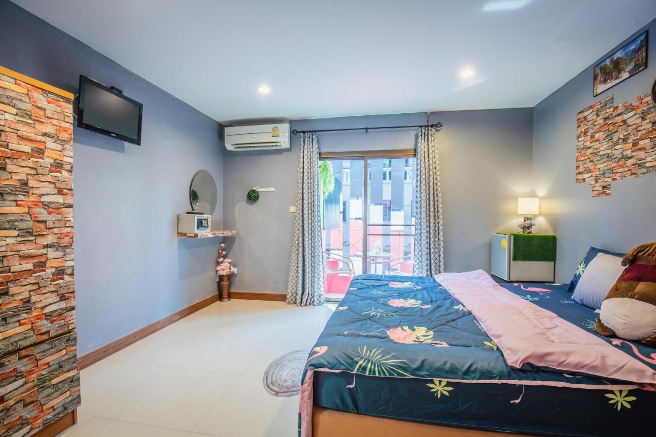 Menulis Coolly House Patong