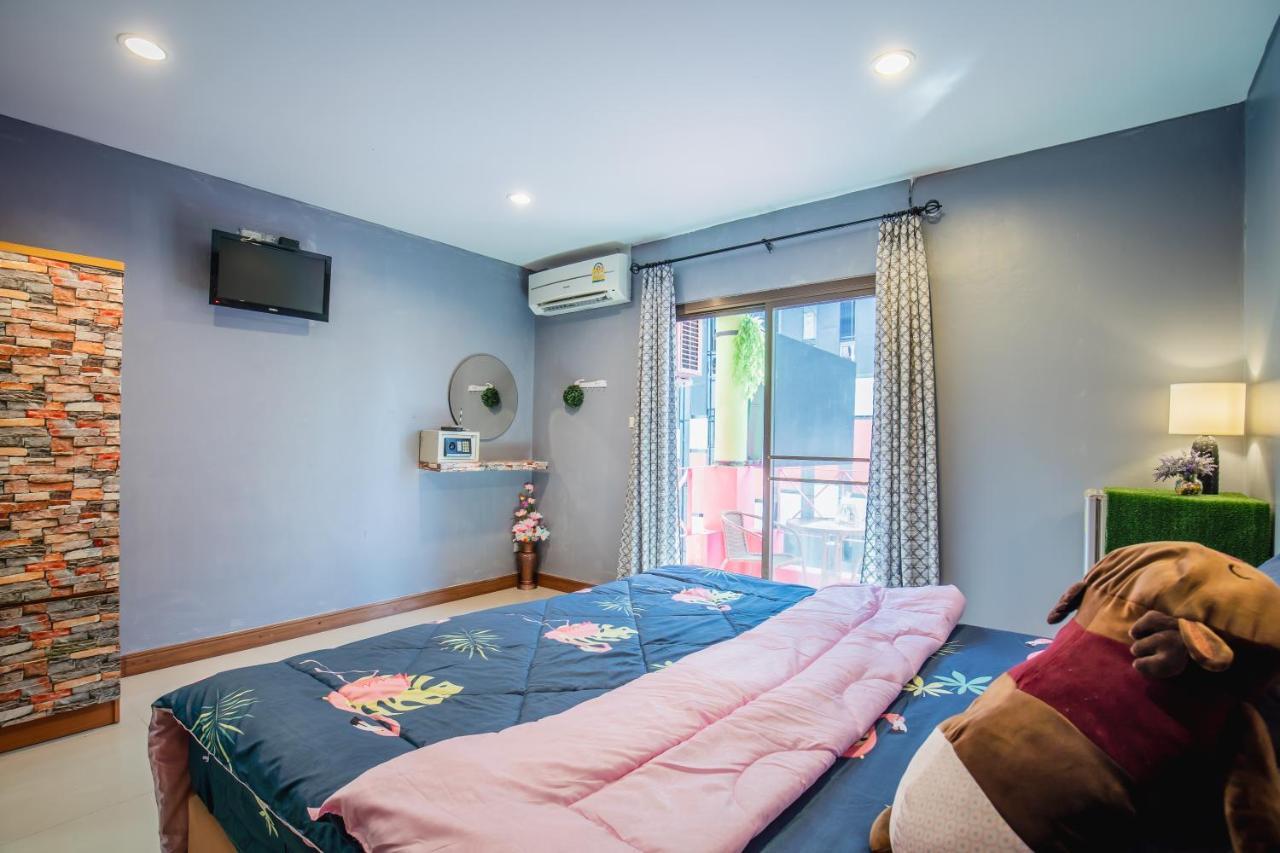 Menulis Coolly House Bed & Breakfast