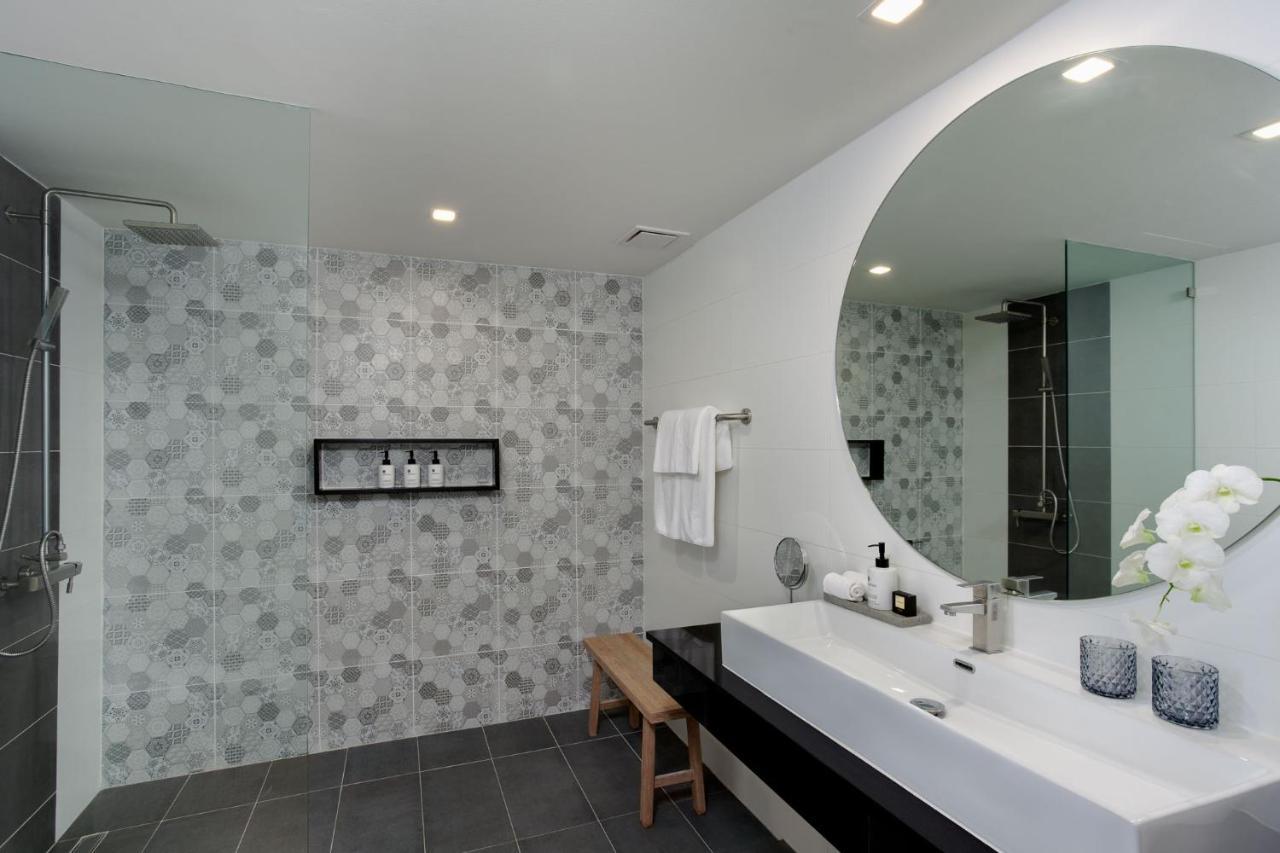 Hotel Anona Beachfront Phuket Resort-sha Extra 4*