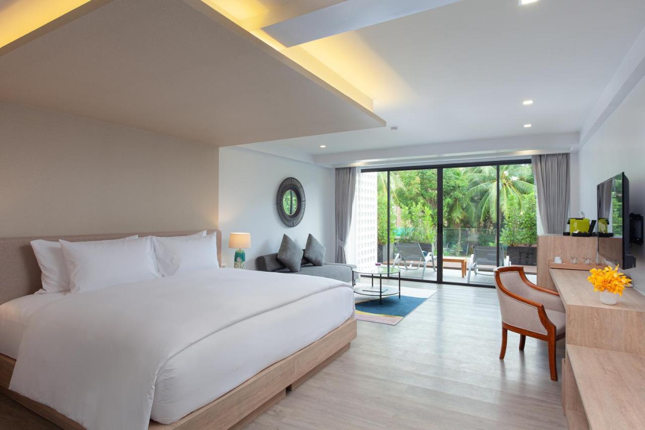 Hotel Anona Beachfront Phuket Resort-sha Extra 4*