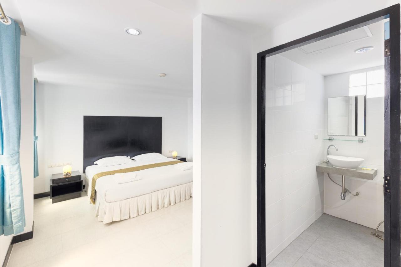 Noble House - 200 Meters Patong Gasthof