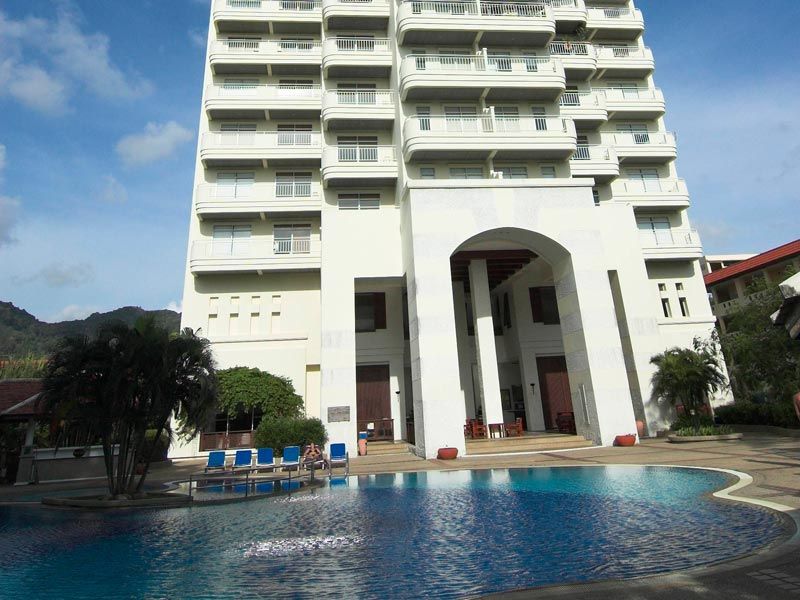 Waterfront Phuket By Centara 4*