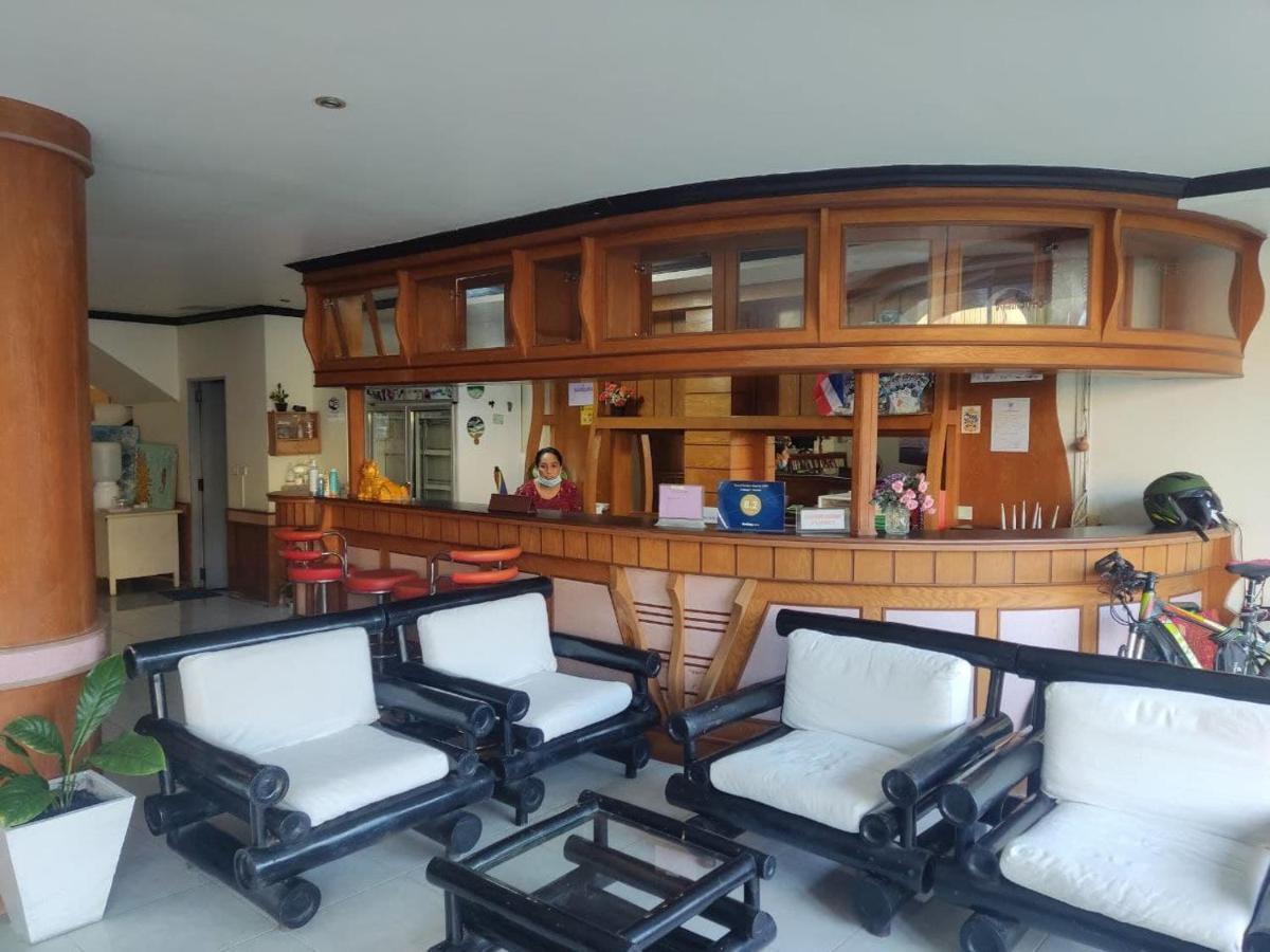 Holidays House Hotel 2*