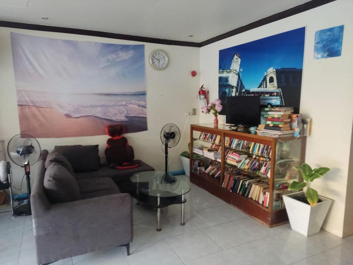 Holidays House Hotel 2*