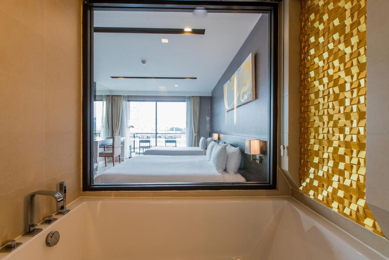 Large With Hot Tub Bath In Front Pa Tong Holiday home *