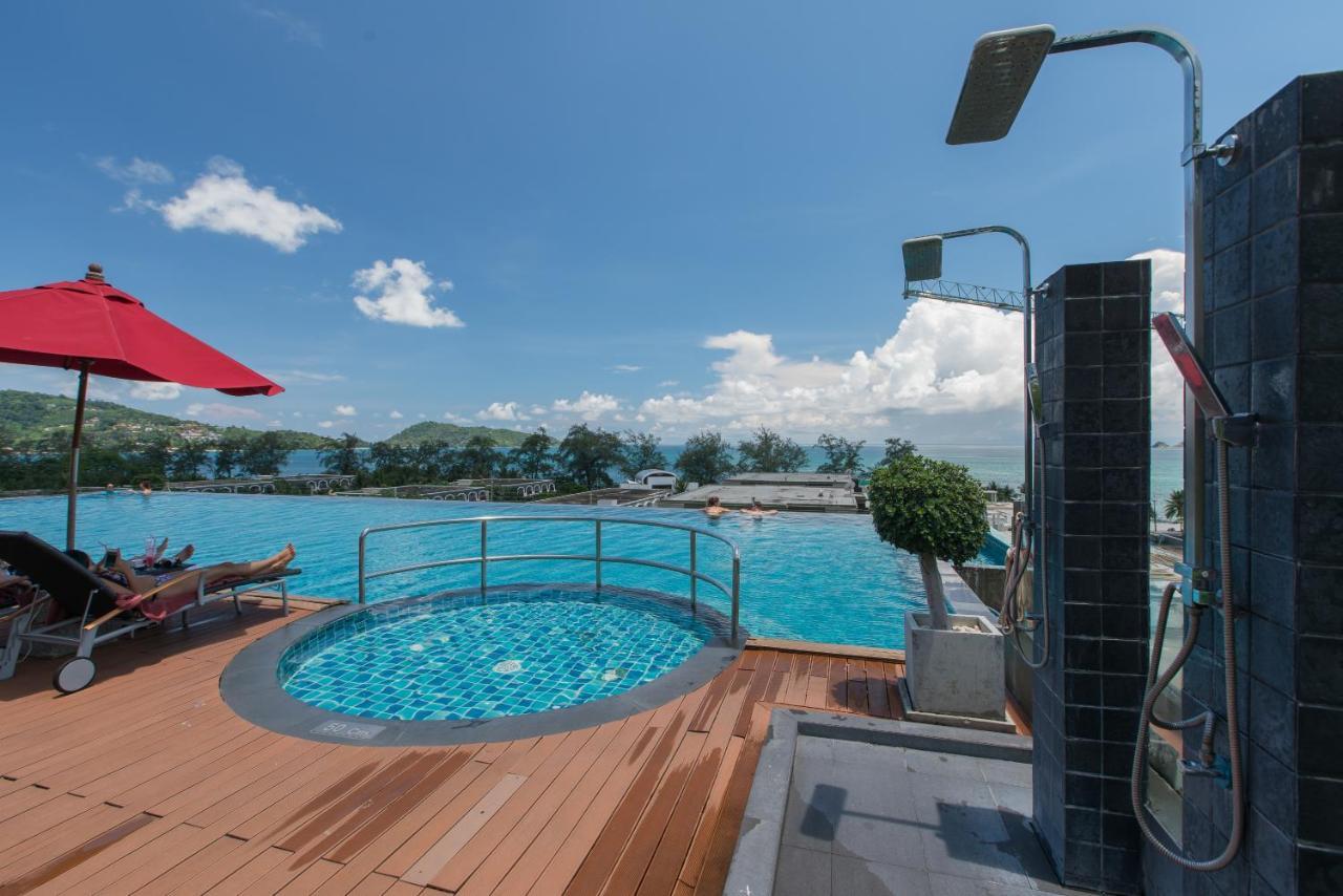 Large With Hot Tub Bath In Front Pa Tong Holiday home *