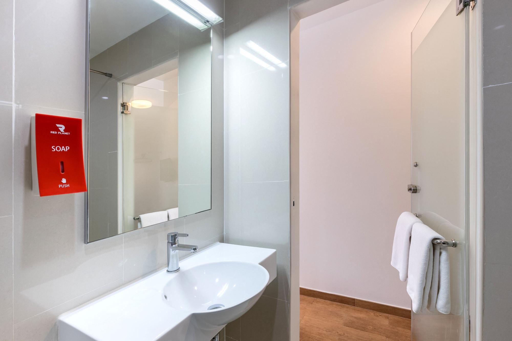 Red Planet Phuket Hotel 3*