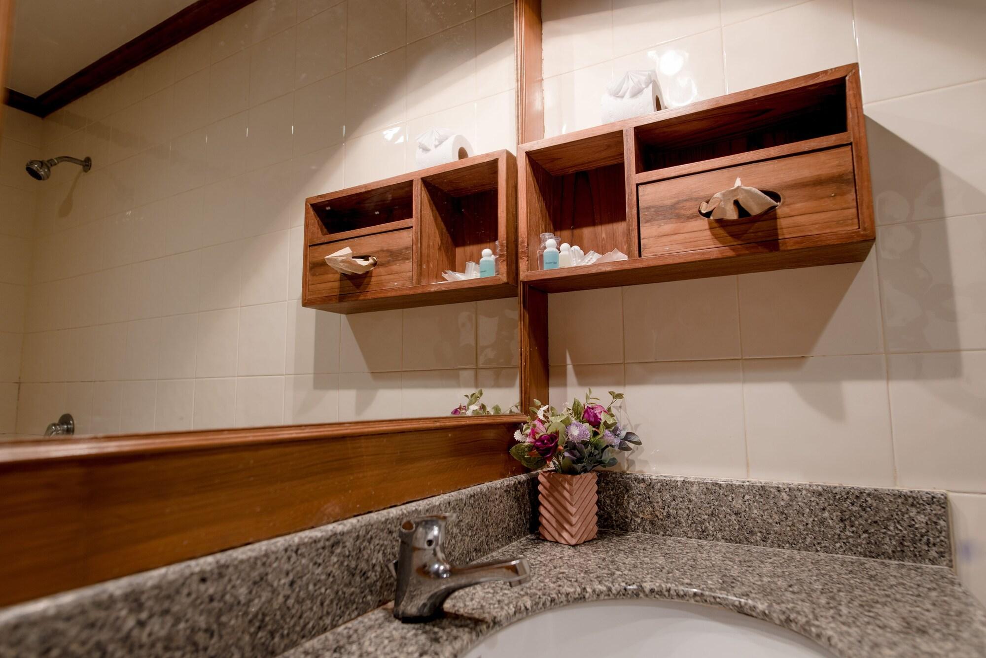 Cello Hotel 2*
