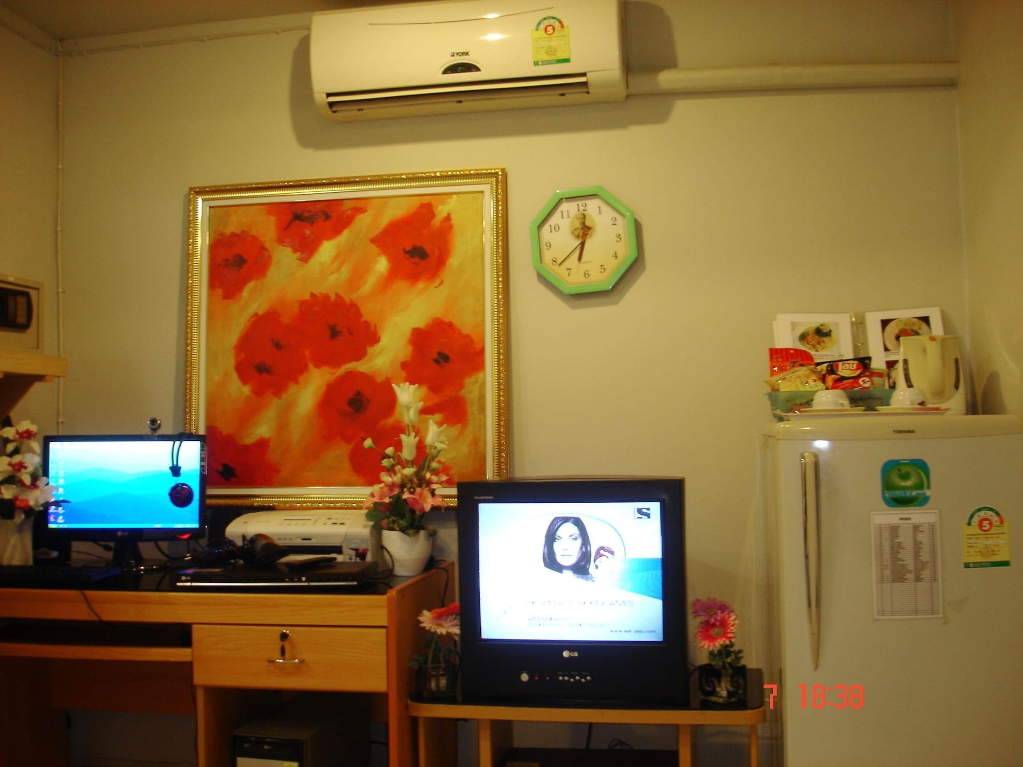 Lamai Hostel *