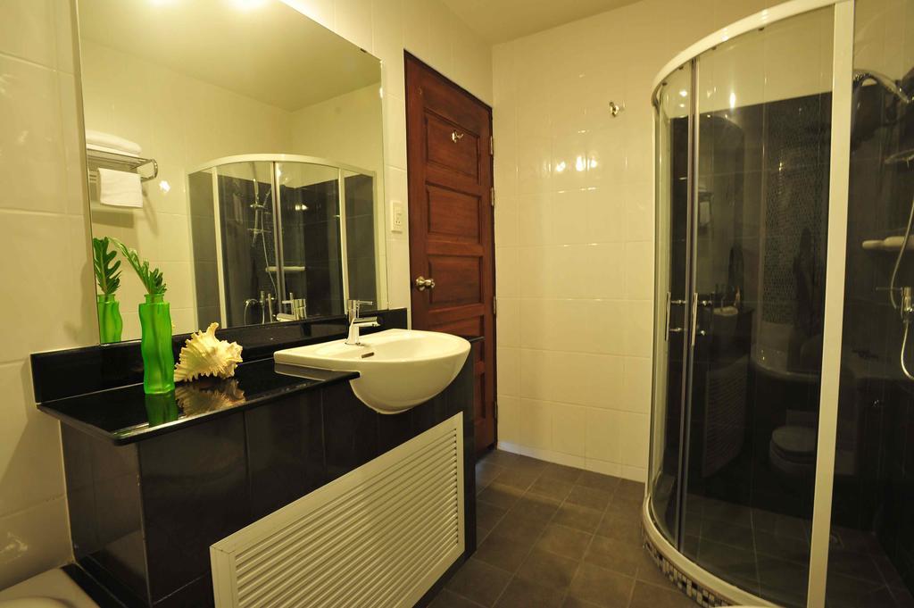 Chalong Front Apartment Rawai