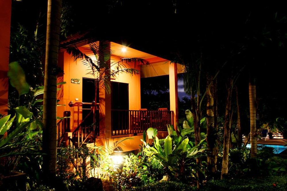 Baan Vanida Garden Karon