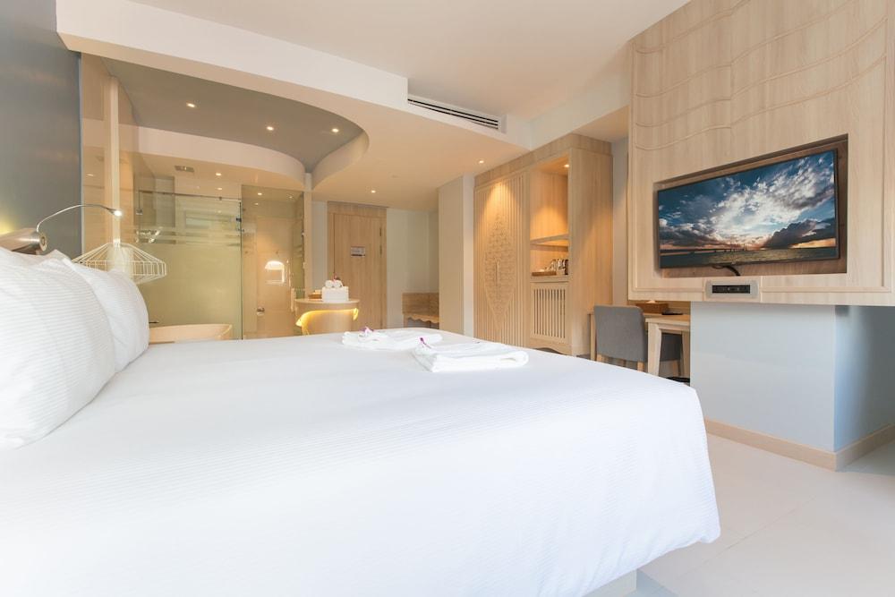 Hotel Beyond