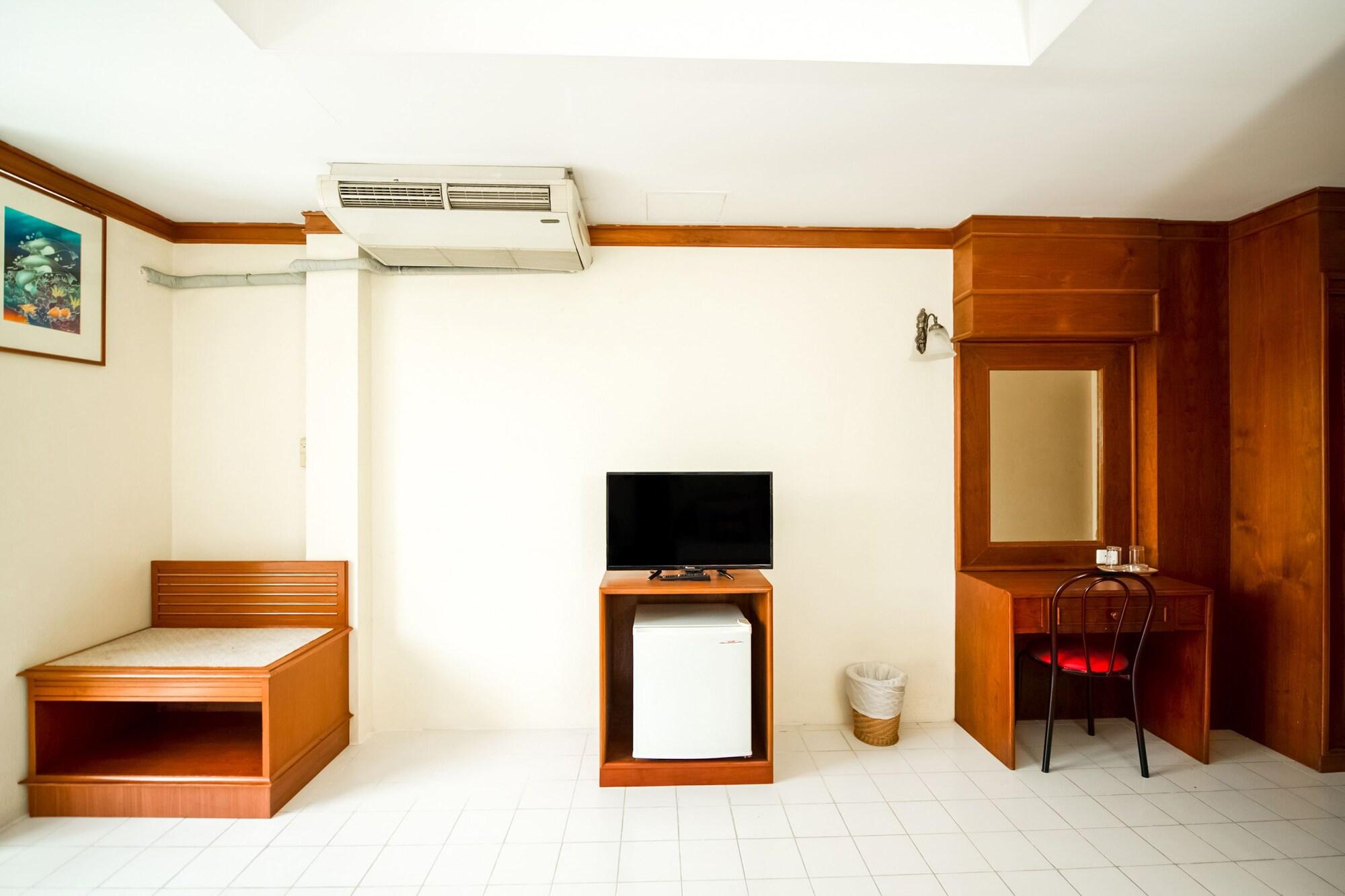 Oyo 320 Regent 2002 3* Phuket