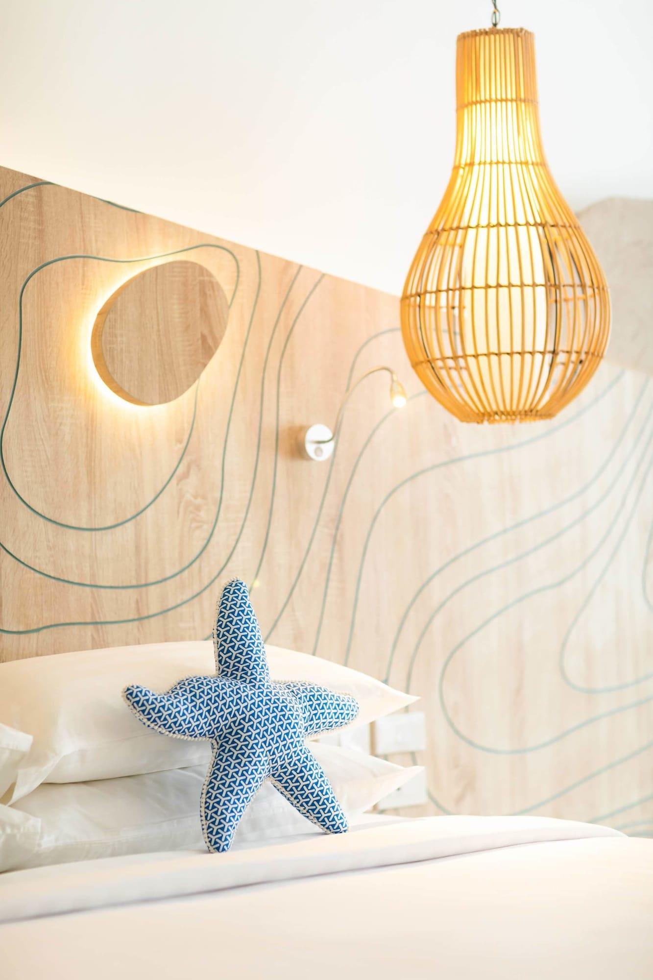 Hotel Liv Phuket Beachfront 4*
