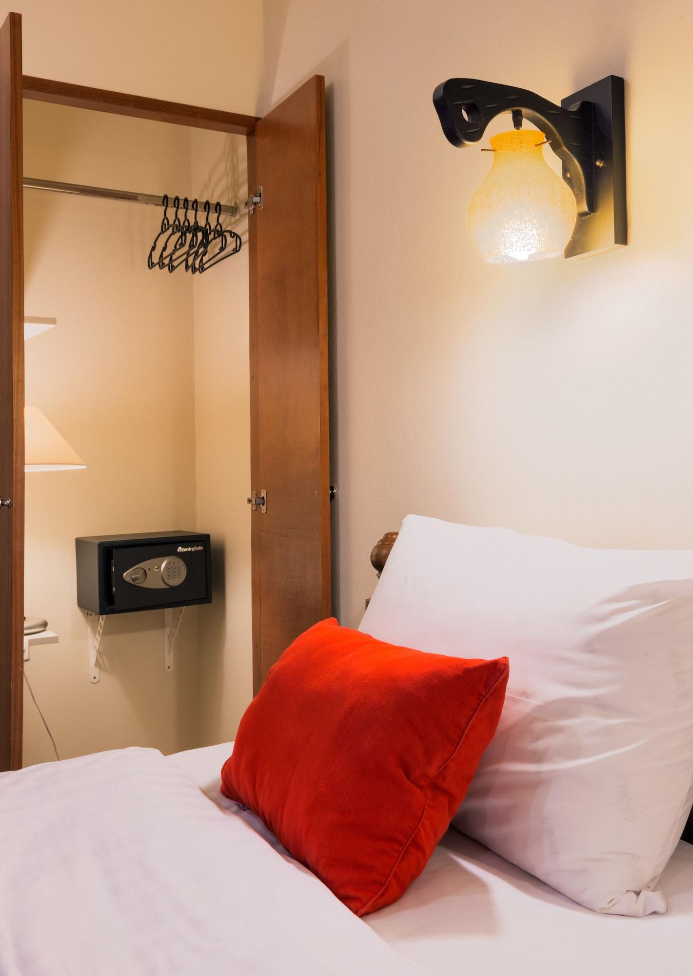 Hotel Batic House By Sharaya 3*