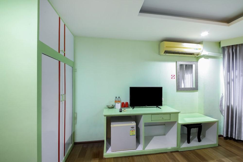 The Chilli By Golden Ray Hotel