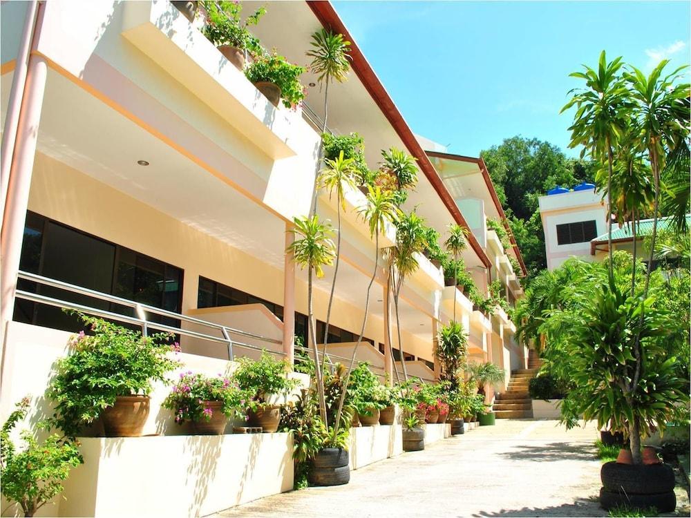 Hotel Village