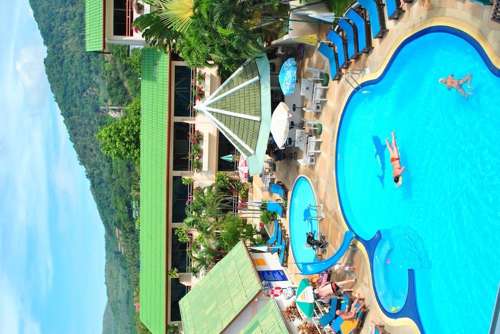 Village 3* Karon