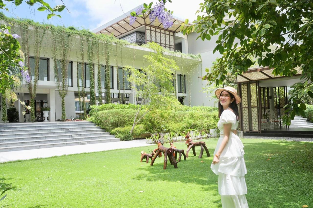 Proud Phuket, Naiyang Hotel 4*