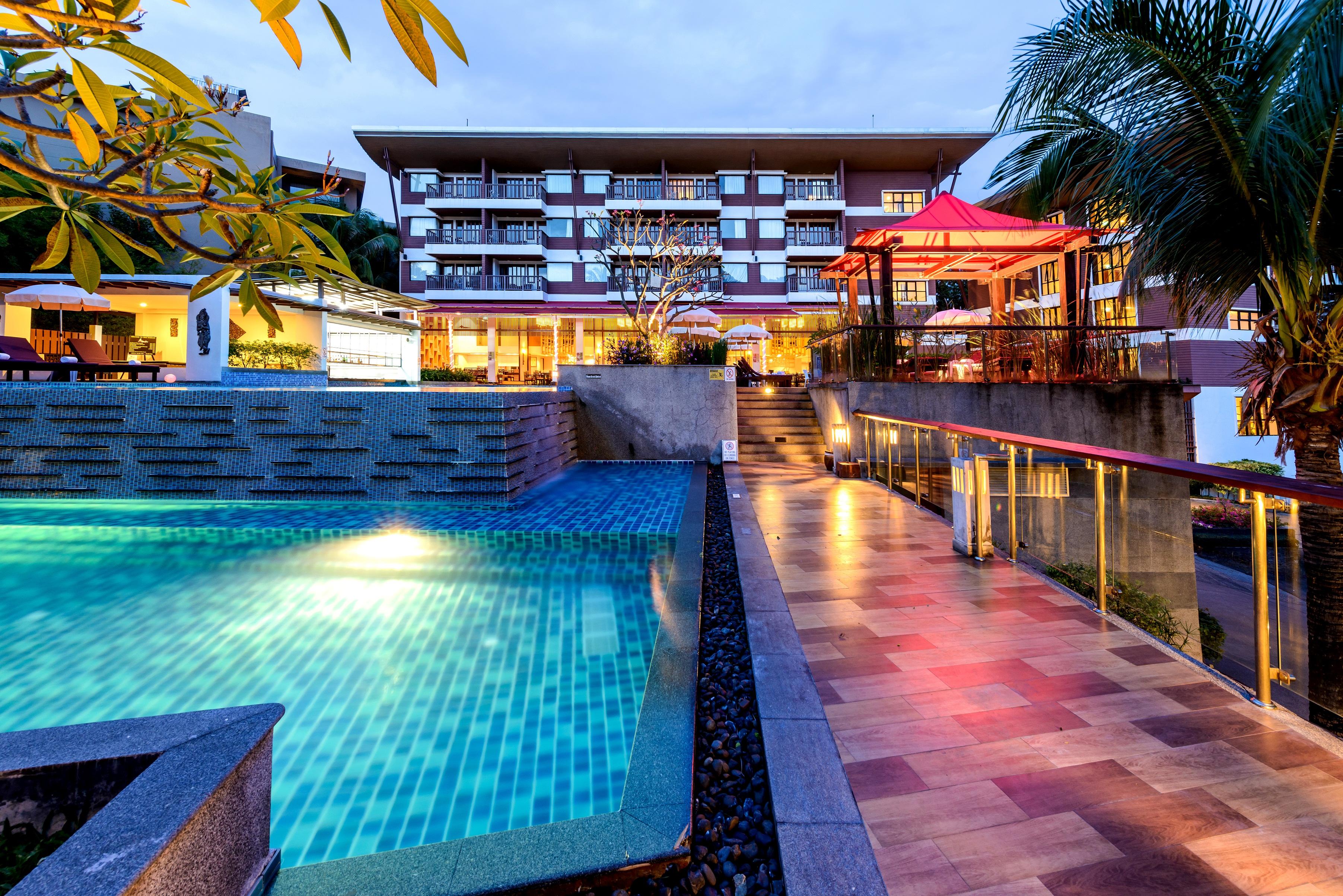 Peach Blossom & Pool - Sha Plus Hotel Karon