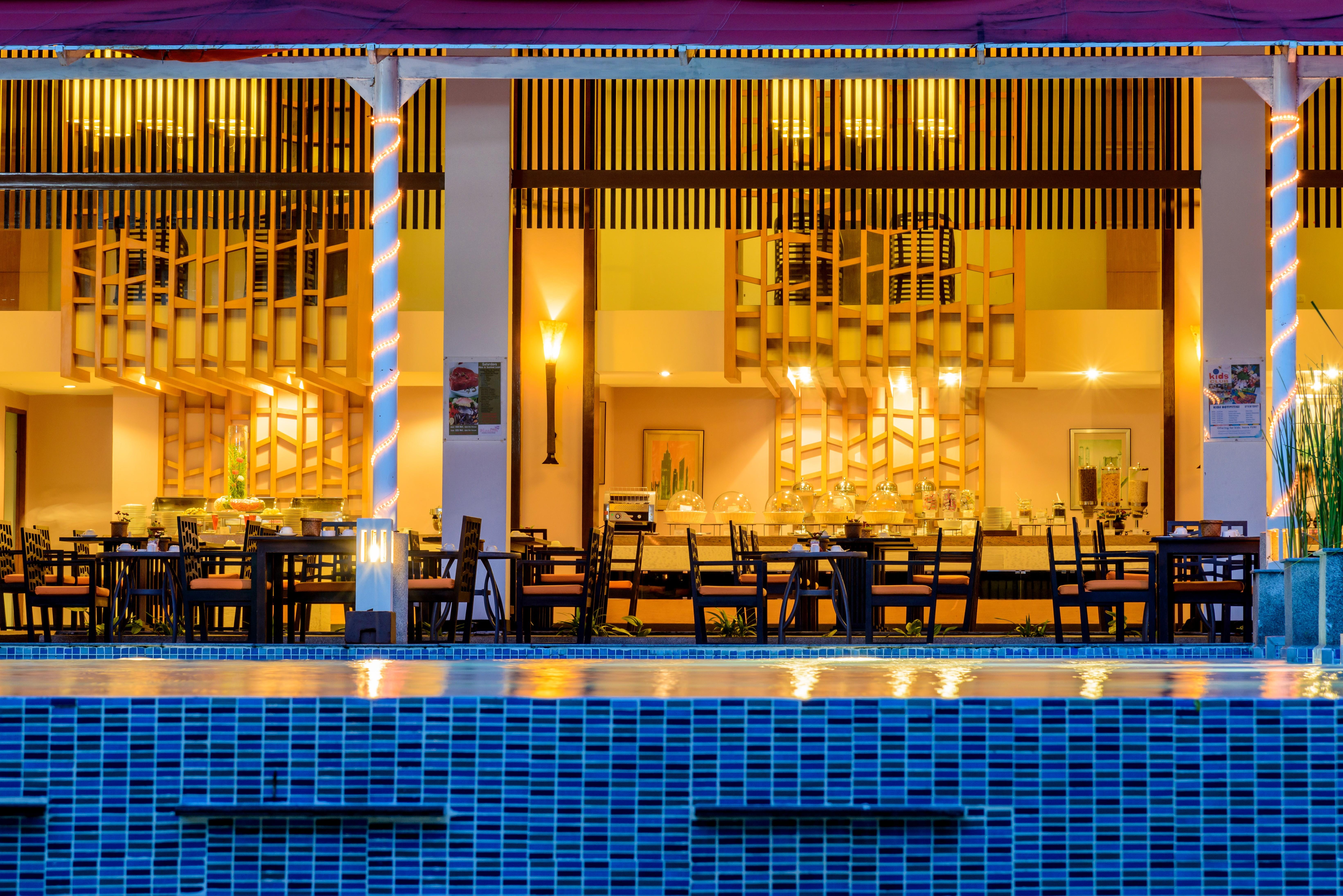 Peach Blossom & Pool - Sha Plus Karon