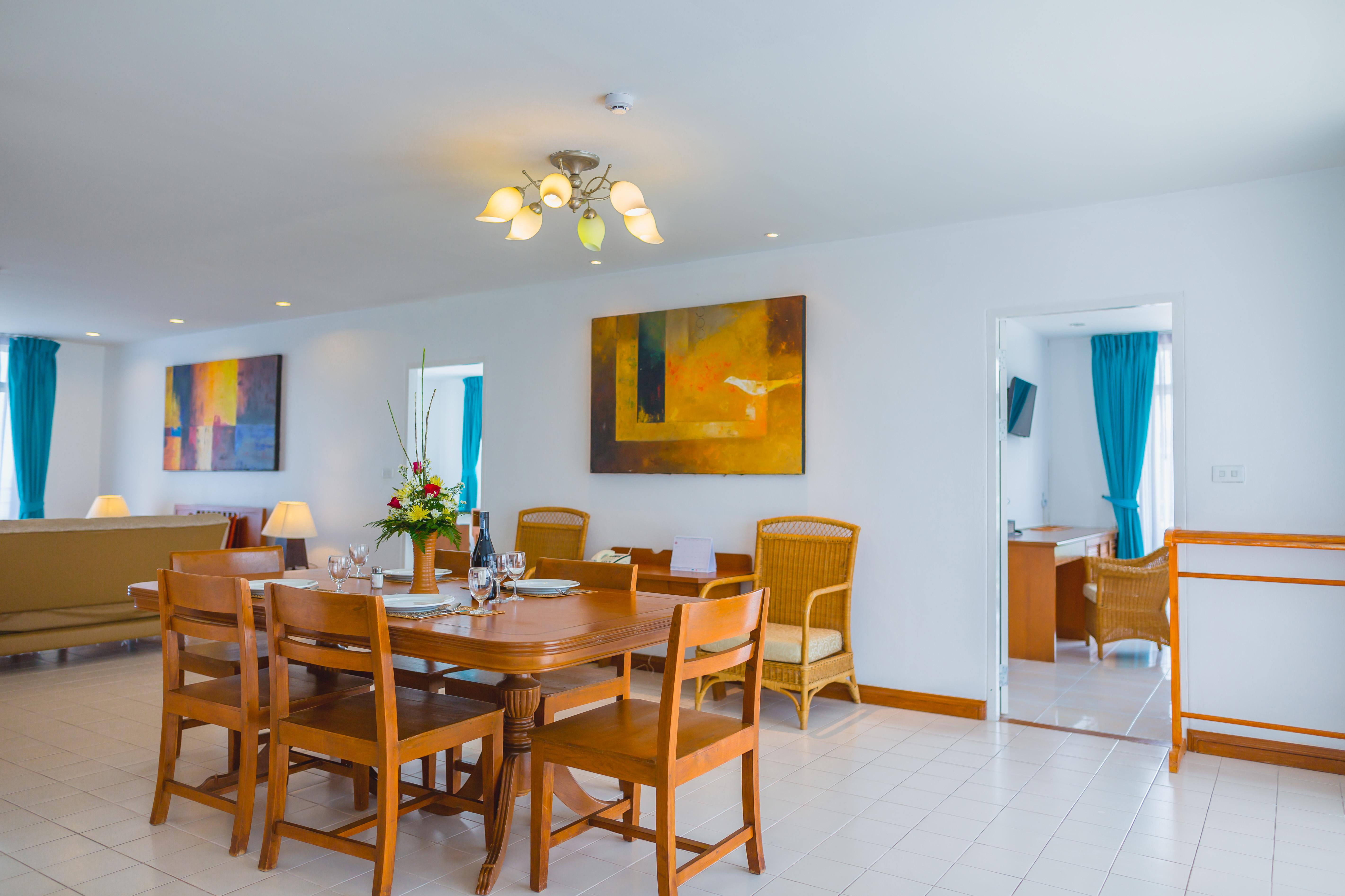 Waterfront Phuket By Centara 4*
