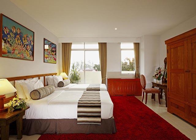 Waterfront Phuket By Centara Hotel Karon