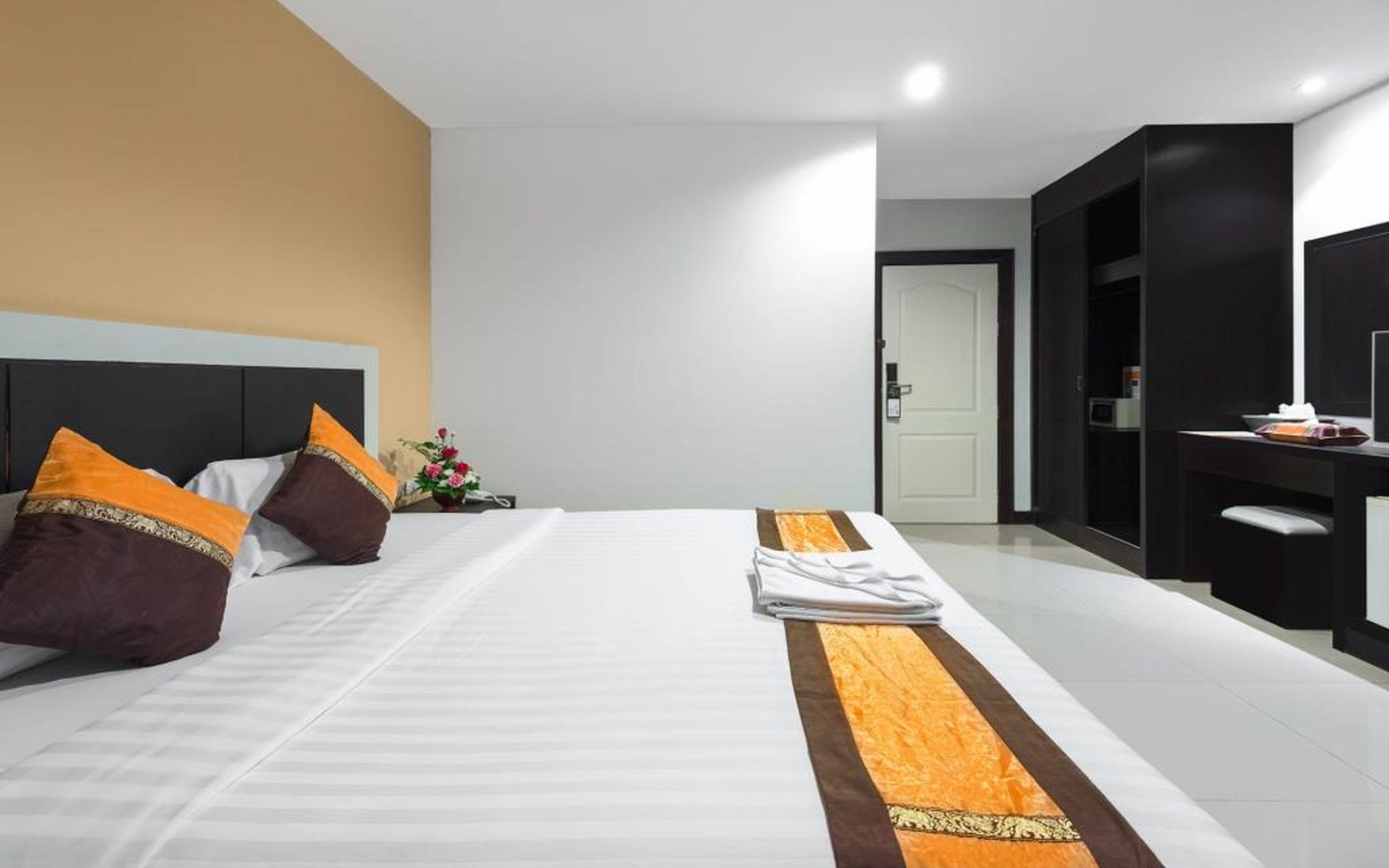 Hotel Apk And Phuket