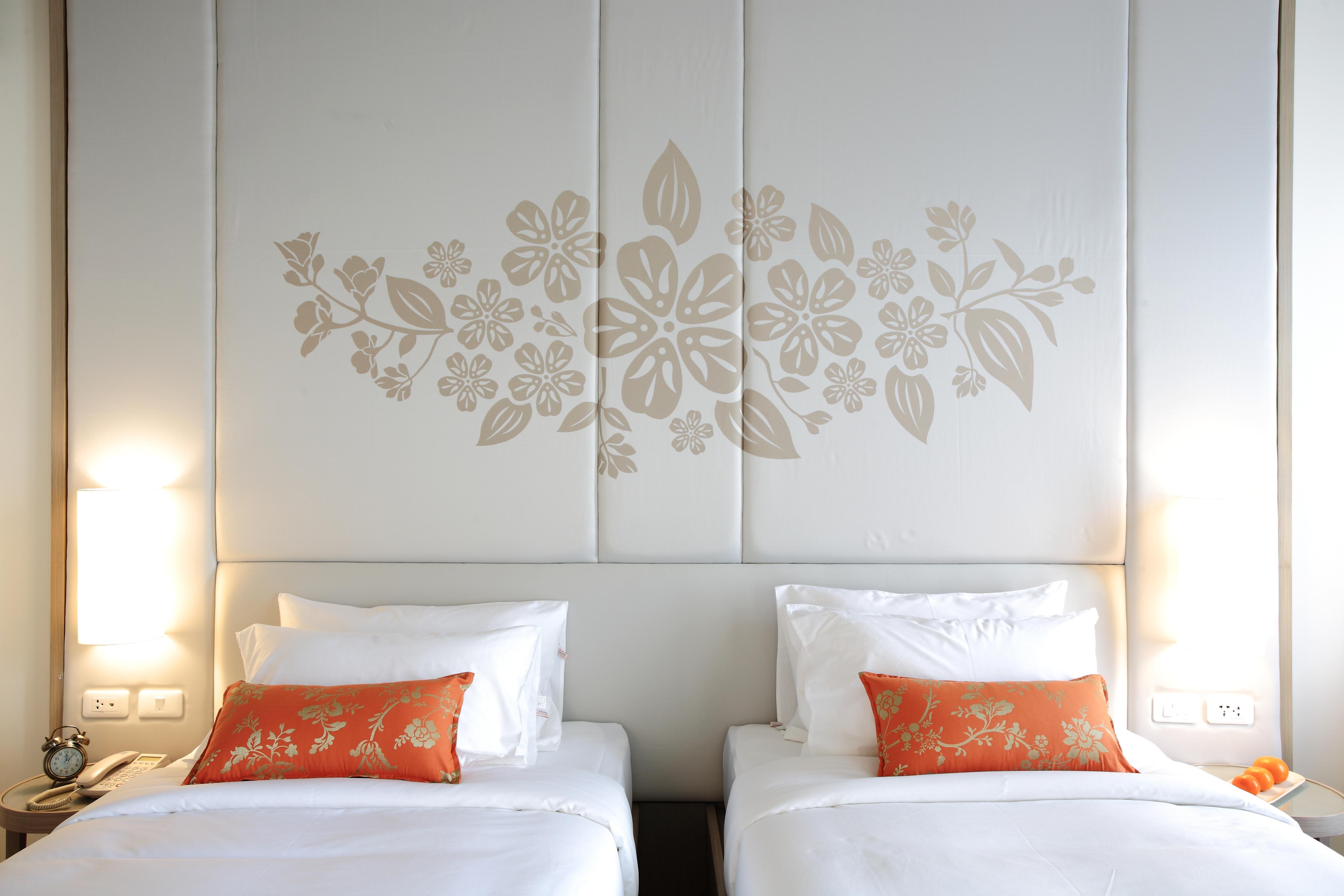 Hotel Proud Phuket, Naiyang 4*