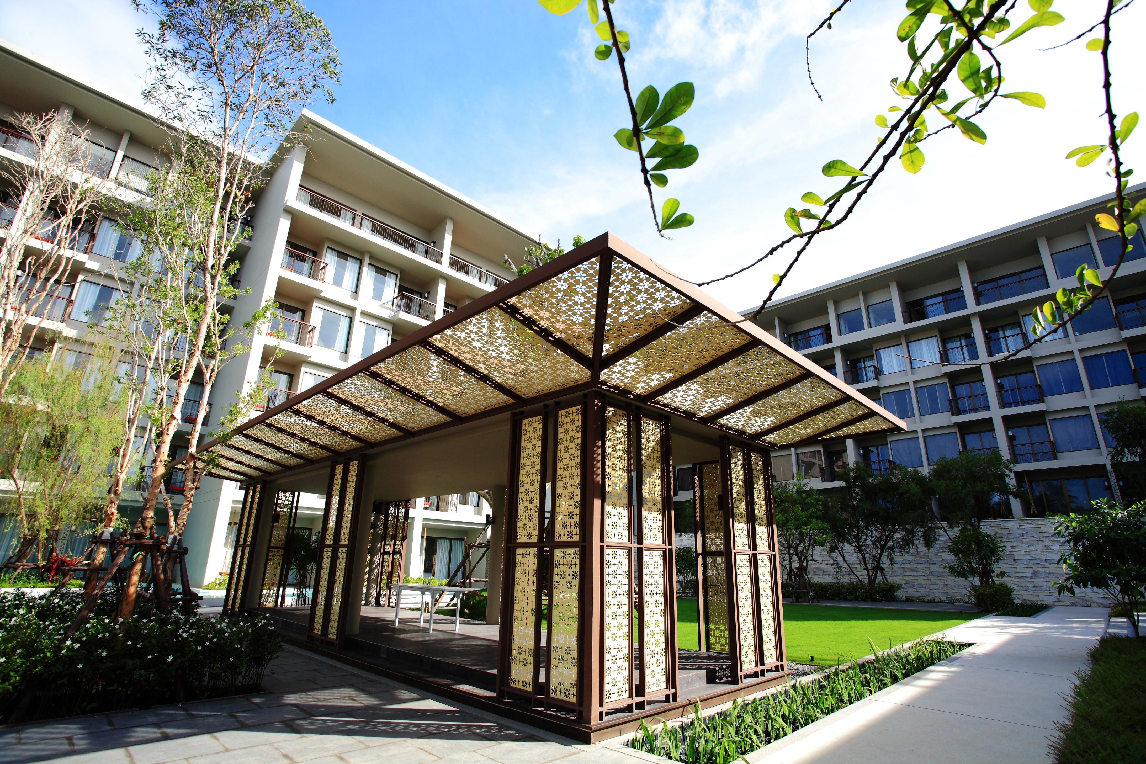 Hotel Proud Phuket, Naiyang 4*