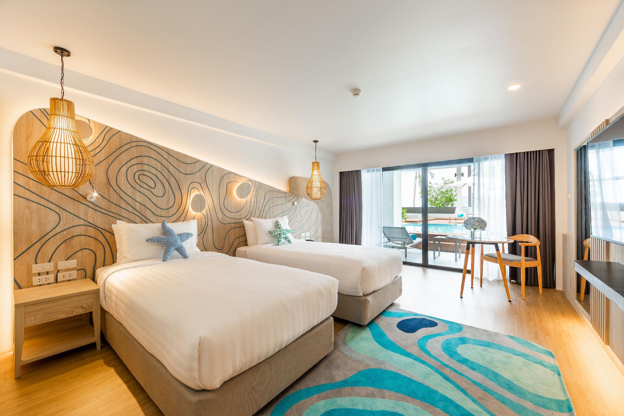 Hotel Liv Phuket Beachfront 4*