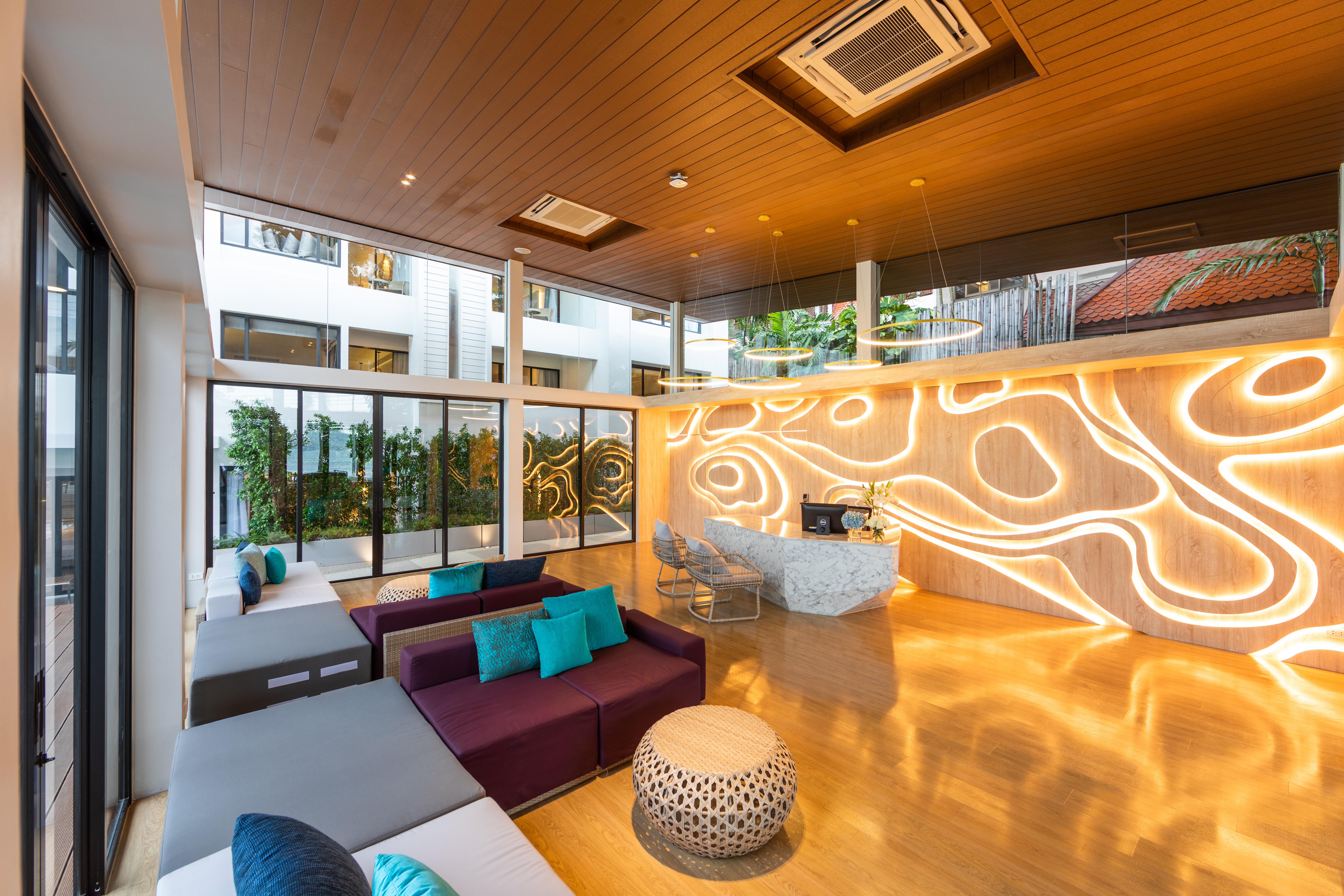 Liv Phuket Beachfront 4*