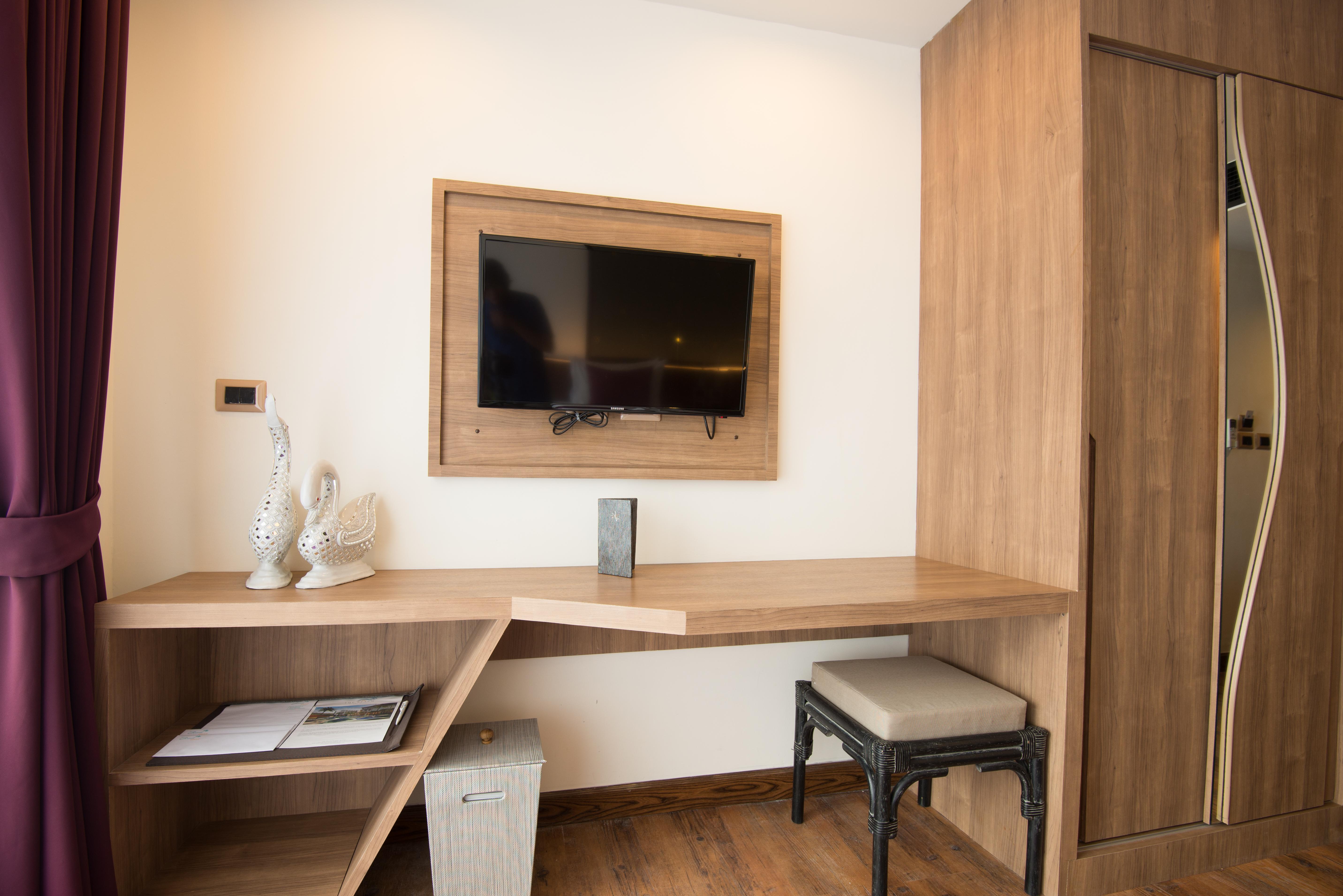 Hotel The Heights Sha